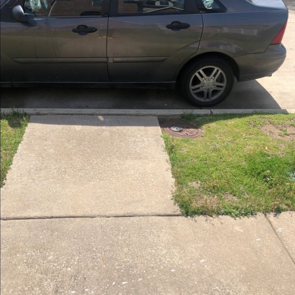 2004 Ford Focus - Picture 7 of 7
